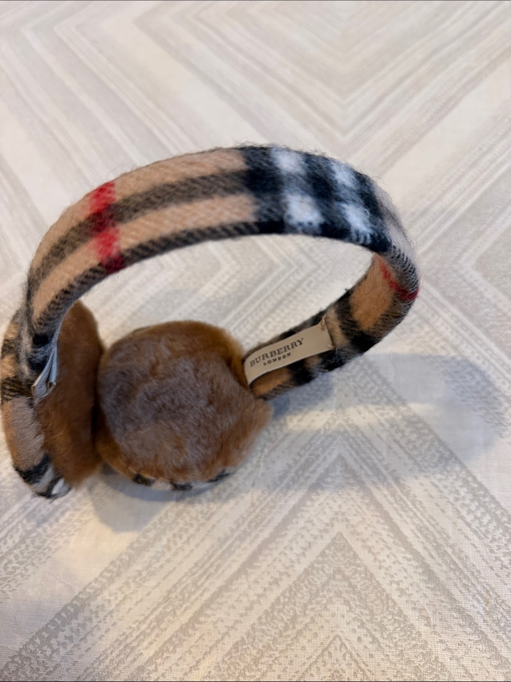 Burberry Cashmere Plaid Ear Muffs Classic Nova Check Winter Accessory - Picture 3 of 5